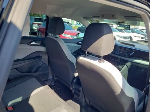 Certified 2022 Volkswagen Taos S FWD image 10