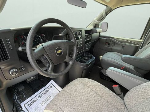 Certified 2025 Chevrolet Express 3500 LT w/ LT Preferred Equipment Group RWD image 18