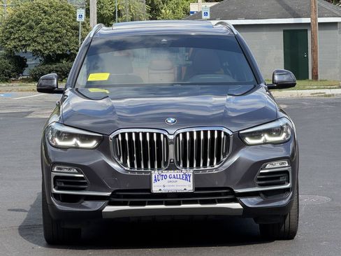 Used 2019 BMW X5 xDrive50i w/ Parking Assistance Package AWD/4WD image 2