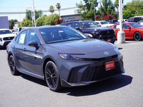 New 2026 Toyota Camry SE FWD image 25