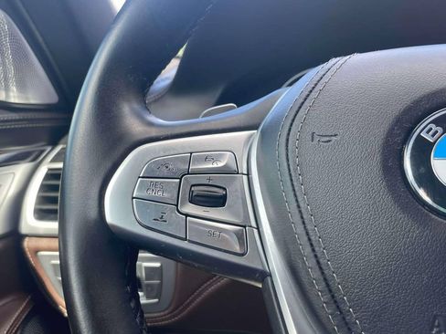 Used 2019 BMW 750i xDrive w/ Autobahn Package AWD/4WD image 22
