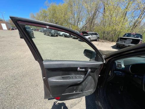 Used 2014 Kia Sorento LX FWD image 23