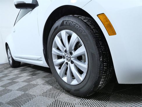 Used 2019 Volkswagen Beetle 2.0T S image 2