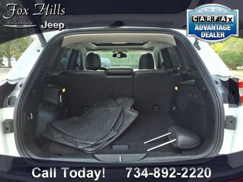 Used 2016 Jeep Cherokee Trailhawk w/ Comfort/Convenience Group AWD/4WD image 10