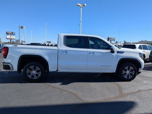 Used 2023 GMC Sierra 1500 SLT w/ X31 Off-Road Package image 5