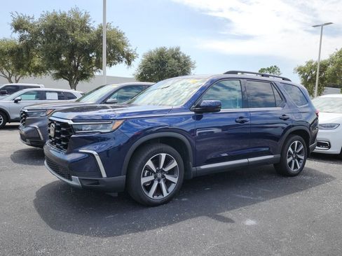 Used 2024 Honda Pilot Touring image 6