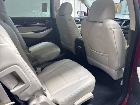 Used 2023 Buick Enclave Essence AWD/4WD image 14