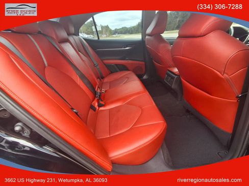 Used 2020 Toyota Camry XSE image 16