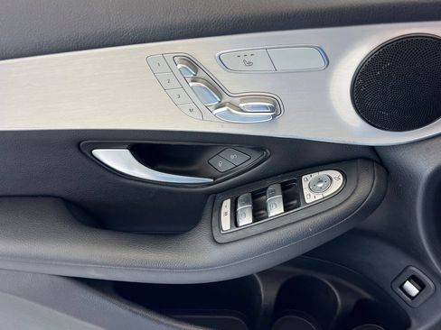 Used 2019 Mercedes-Benz GLC 300 4MATIC image 14