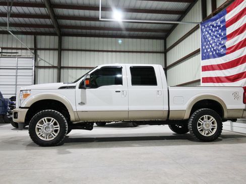 Used 2011 Ford F250 King Ranch w/ King Ranch w/Chrome Pkg image 5