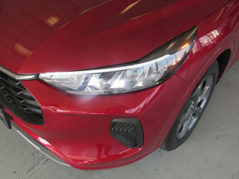 Used 2023 Ford Escape ST-Line image 9