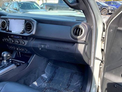 Used 2022 Toyota Tacoma TRD Sport w/ TRD Premium Sport Package image 16