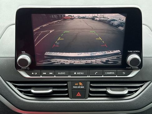 Certified 2021 Nissan Altima 2.5 SV w/ SV Premium Package image 8