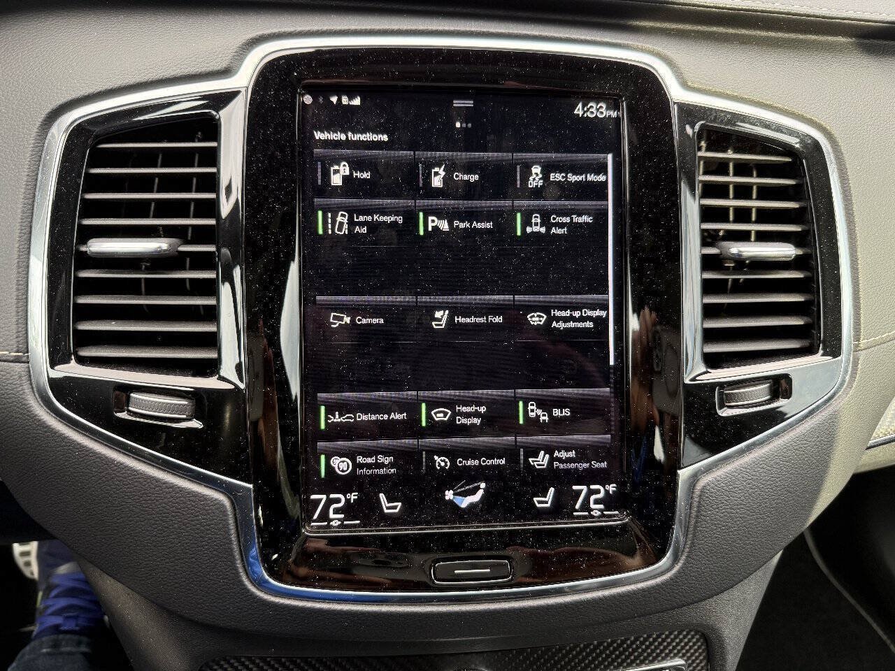 Used 2020 Volvo XC90 T8 R-Design w/ Protection Package Premier AWD/4WD image 28