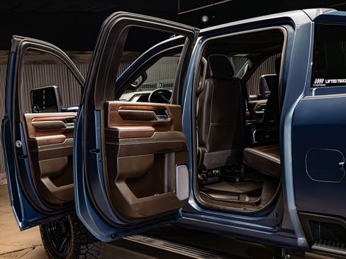 Used 2025 GMC Sierra 2500 Denali w/ Denali Reserve Package image 29