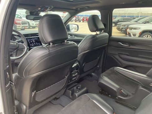 Certified 2023 Jeep Grand Cherokee L Laredo image 23