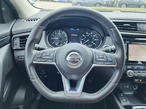 Used 2019 Nissan Rogue Sport SV w/ Technology Package image 18