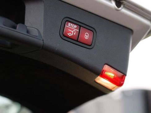 Used 2013 Mercedes-Benz E 350 4MATIC Wagon image 52