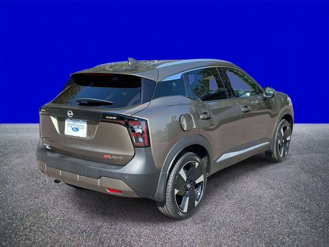 Used 2025 Nissan Kicks SR AWD/4WD image 3