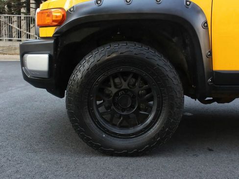 Used 2007 Toyota FJ Cruiser 4WD image 11
