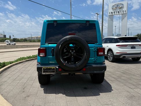 Used 2020 Jeep Wrangler Unlimited Sahara AWD/4WD image 10