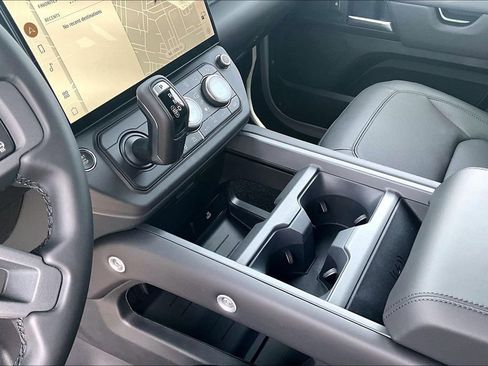 New 2026 Land Rover Defender 130 X-Dynamic SE AWD/4WD image 8