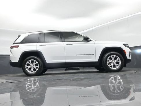 Used 2022 Jeep Grand Cherokee Limited AWD/4WD image 52