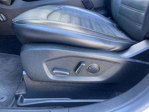 Used 2017 Ford Edge SEL w/ Equipment Group 201A FWD image 19