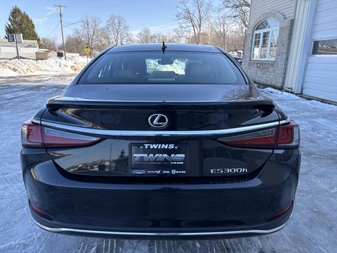 Used 2023 Lexus ES 300h Ultra Luxury image 7