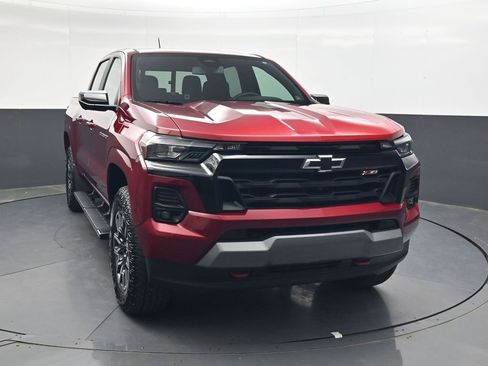 Used 2026 Chevrolet Colorado Z71 w/ Technology Package AWD/4WD image 2