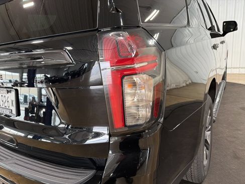 Certified 2022 Chevrolet Tahoe Z71 w/ Luxury Package AWD/4WD image 15