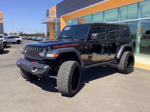 Used 2024 Jeep Wrangler Unlimited Rubicon w/ Technology Group AWD/4WD image 5