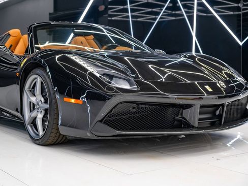 Used 2018 Ferrari 488 Spider RWD image 6