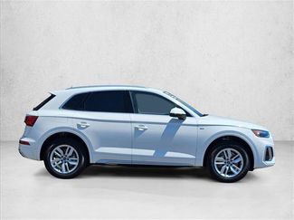Used 2023 Audi Q5 2.0T Premium w/ Convenience Package AWD/4WD video 4
