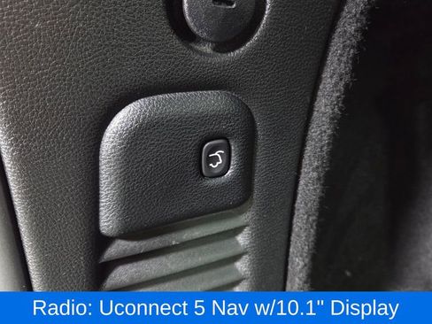 Used 2022 Dodge Durango GT image 13