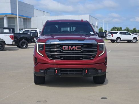 Used 2024 GMC Sierra 1500 AT4 w/ Technology Package AWD/4WD image 2