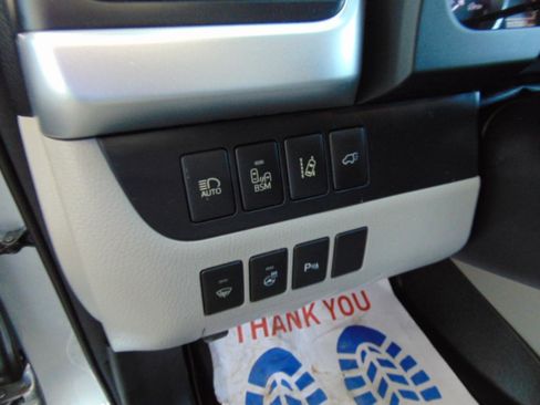 Used 2016 Toyota Highlander Limited Platinum AWD/4WD image 28