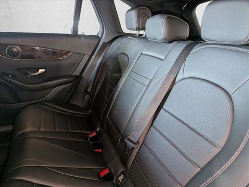 Used 2019 Mercedes-Benz GLC 300 image 18