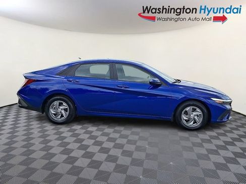 Certified 2024 Hyundai Elantra SE FWD image 7