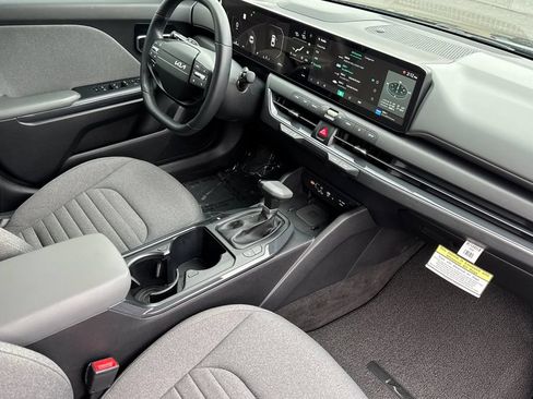 Used 2025 Kia K4 EX FWD image 16