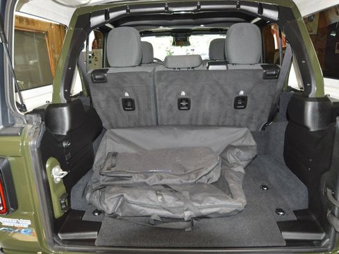 Used 2024 Jeep Wrangler Unlimited w/ Convenience Group AWD/4WD image 19
