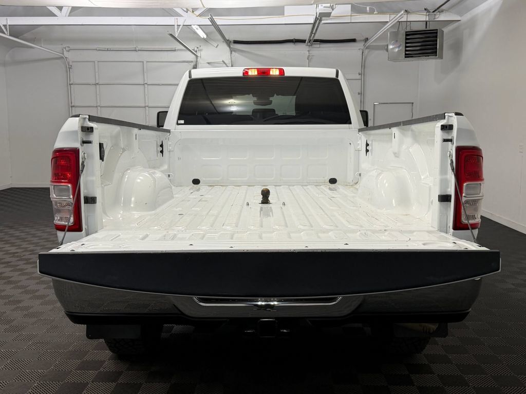 Used 2024 RAM 3500 Tradesman w/ Chrome Appearance Group AWD/4WD image 26