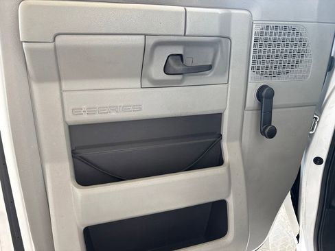 Used 2016 Ford E-350 and Econoline 350 Super Duty RWD image 11