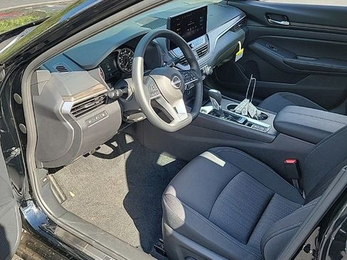 Used 2025 Nissan Altima 2.5 SV w/ SV Special Edition Package AWD/4WD image 24