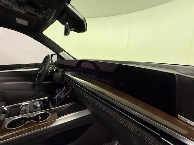 Used 2026 Cadillac Escalade Platinum Sport w/ LPO, ONYX Package AWD/4WD image 31