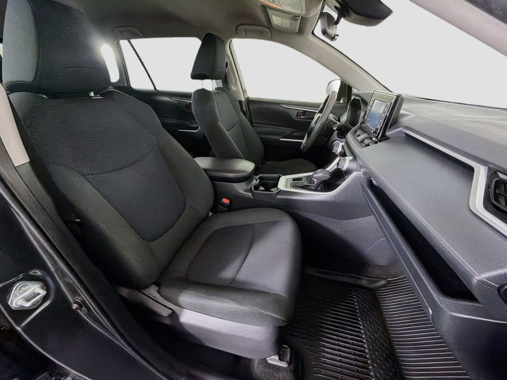 Used 2020 Toyota RAV4 LE w/ All Weather Liner Package AWD/4WD image 29