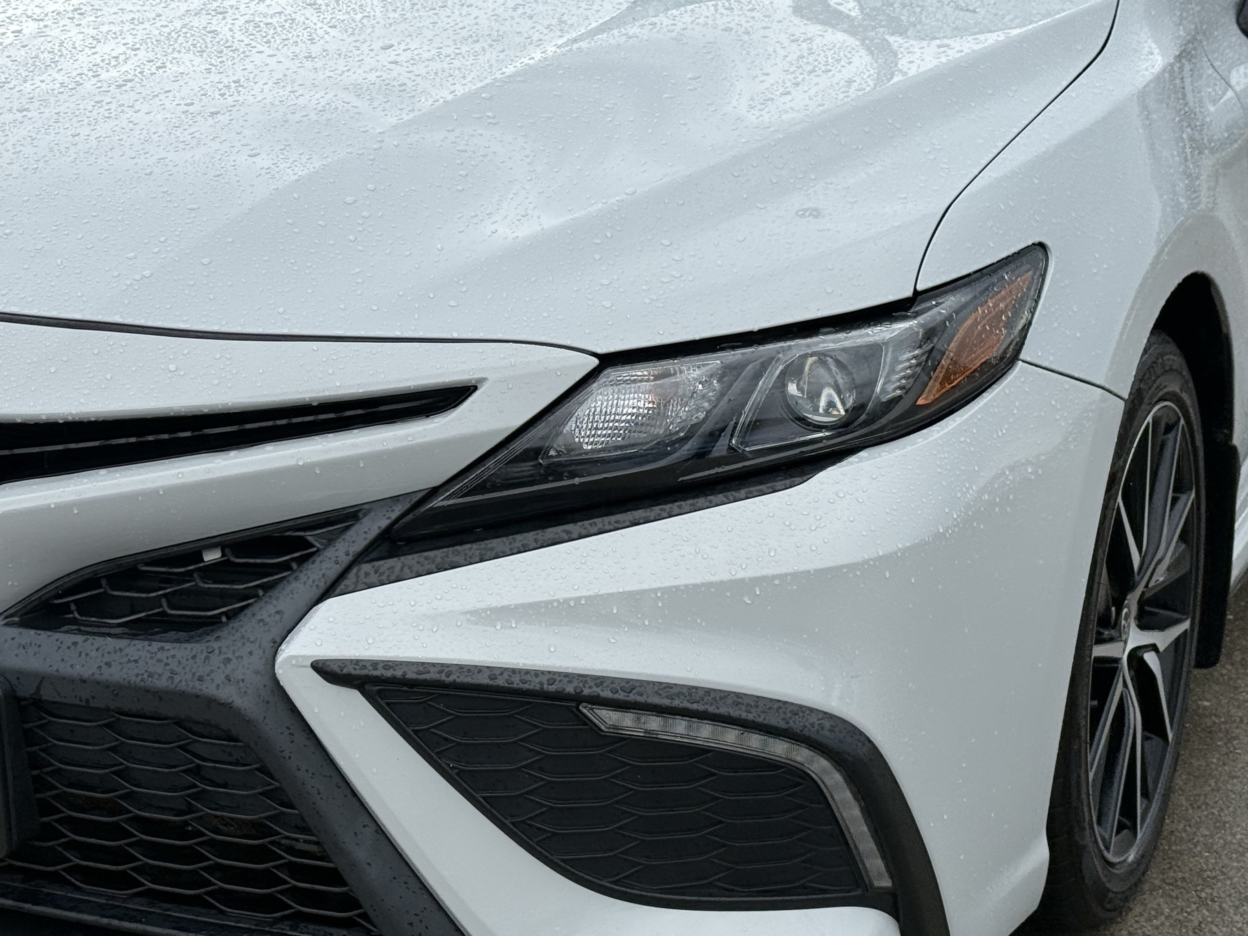 Used 2023 Toyota Camry SE FWD image 11