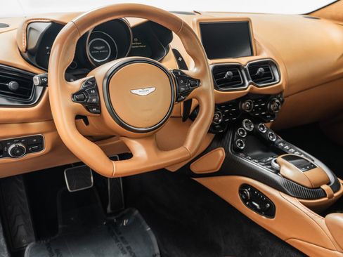 Used 2023 Aston Martin V8 Vantage Coupe RWD image 13