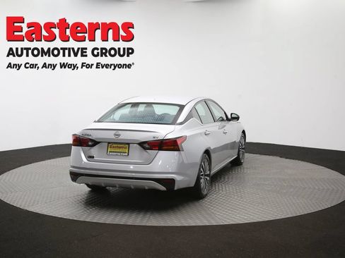 Used 2024 Nissan Altima 2.5 SV FWD image 39
