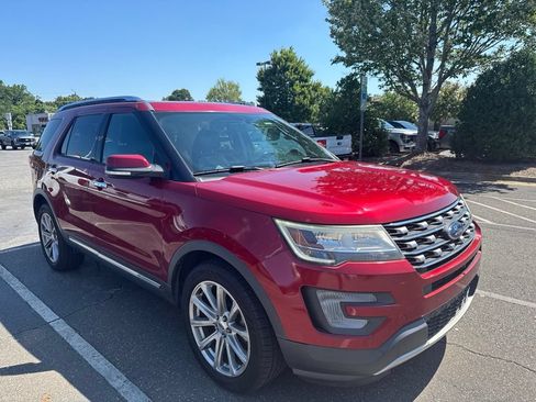Used 2017 Ford Explorer Limited AWD/4WD image 2